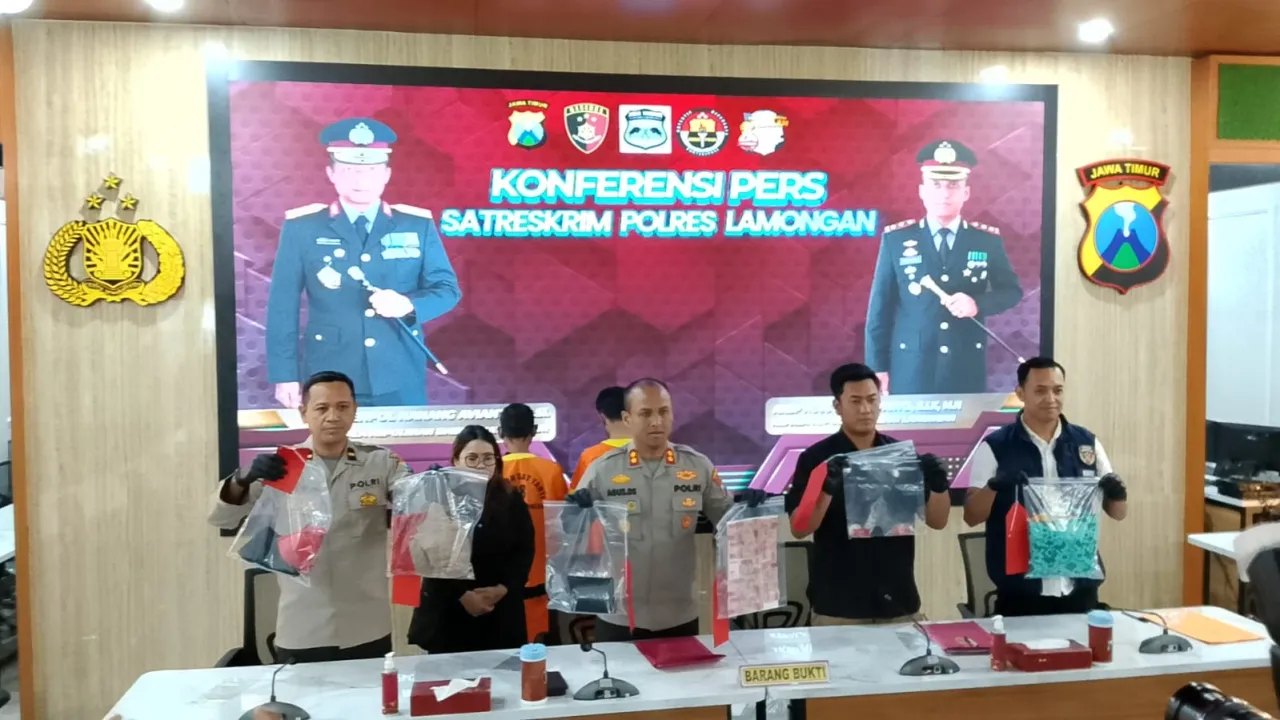 Baca juga : Gara-gara Sering Lihat Film Porno, Ayah di Lamongan Setubuhi Anak Kandungnya Hingga 2 Kali
