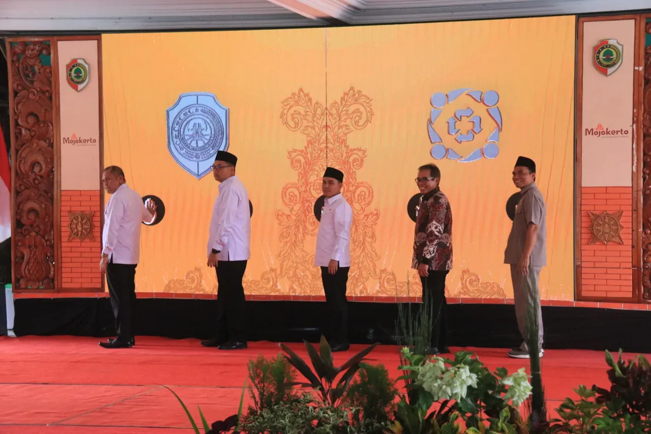 Gebrakan Program 100 Hari Kerja, Bupati Mojokerto Launching UHC Prioritas BPJS Kesehatan