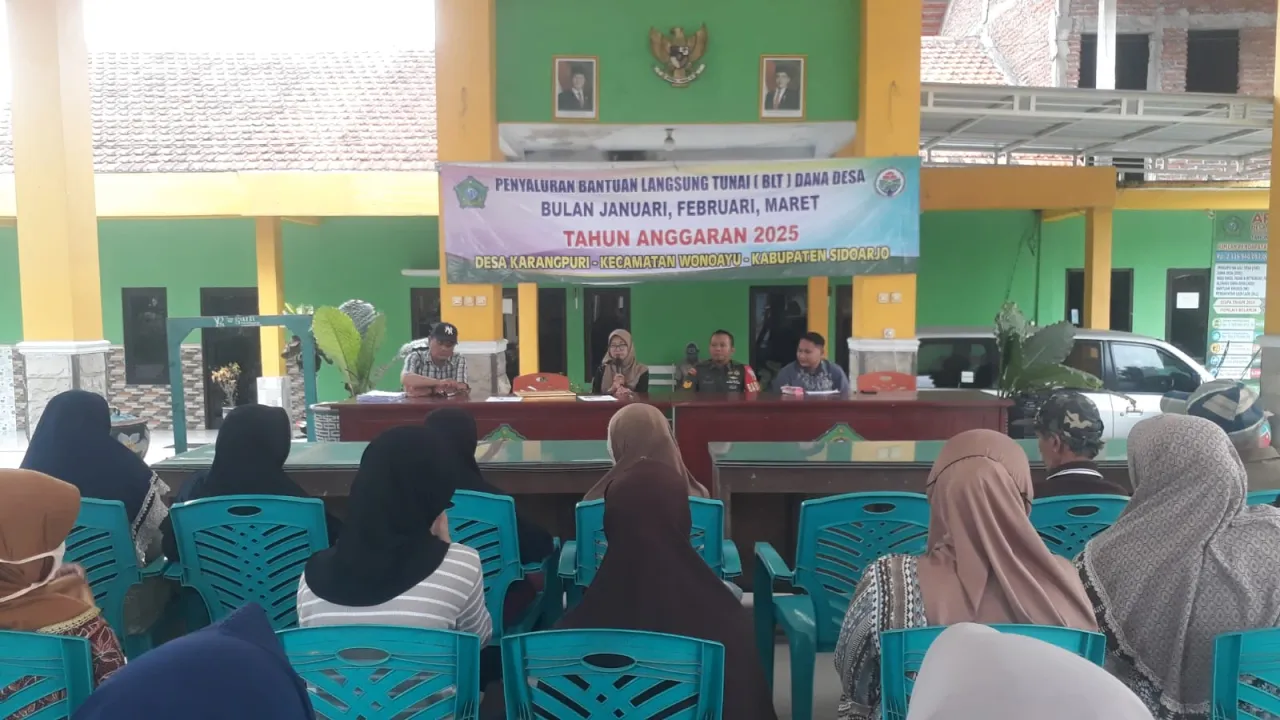 Tingkatkan Kesejahteraan Warga, Pemdes Karangpuri Salurkan BLT-DD kepada 35 KPM