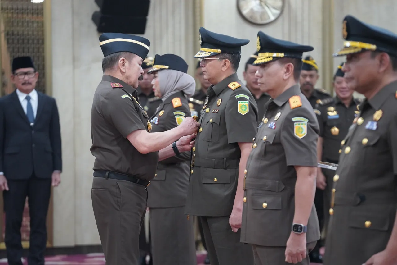 Jaksa Agung Lantik Sejumlah Kajati, Kuntadi Resmi Jabat Kajati Jawa Timur