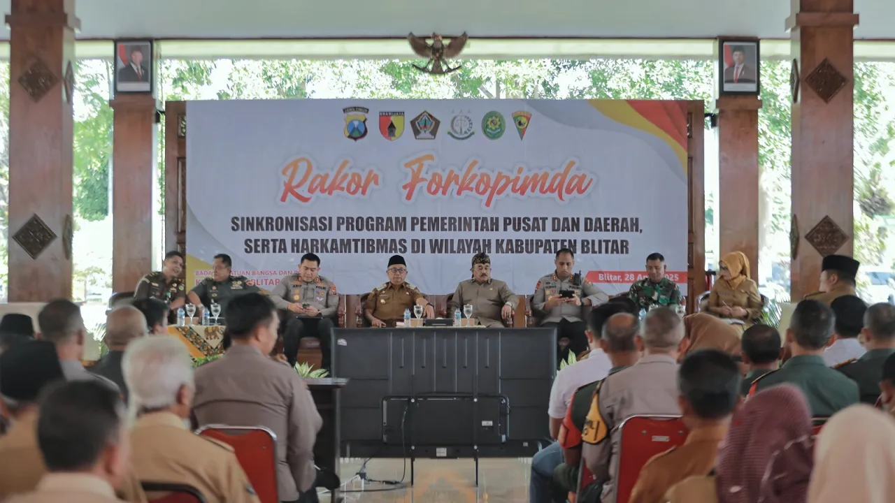Baca juga : Bupati Blitar Berikan Pembekalan Kepada Seluruh Bhabinkamtibmas