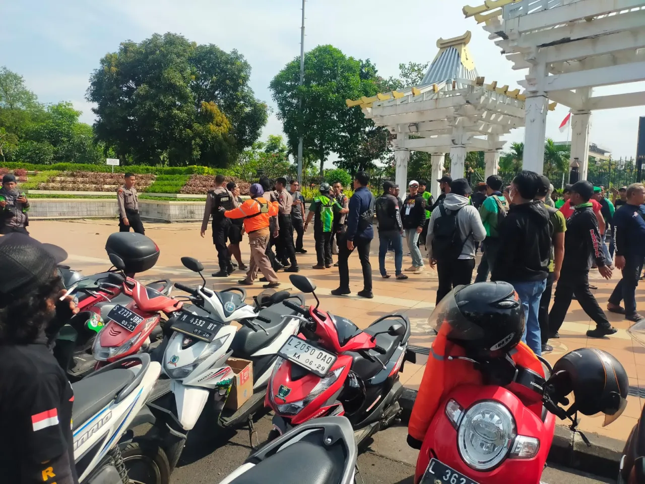 Driver Ojol Demo di Surabaya, Dua Kesepakatan Dicapai dengan Pemprov Jatim