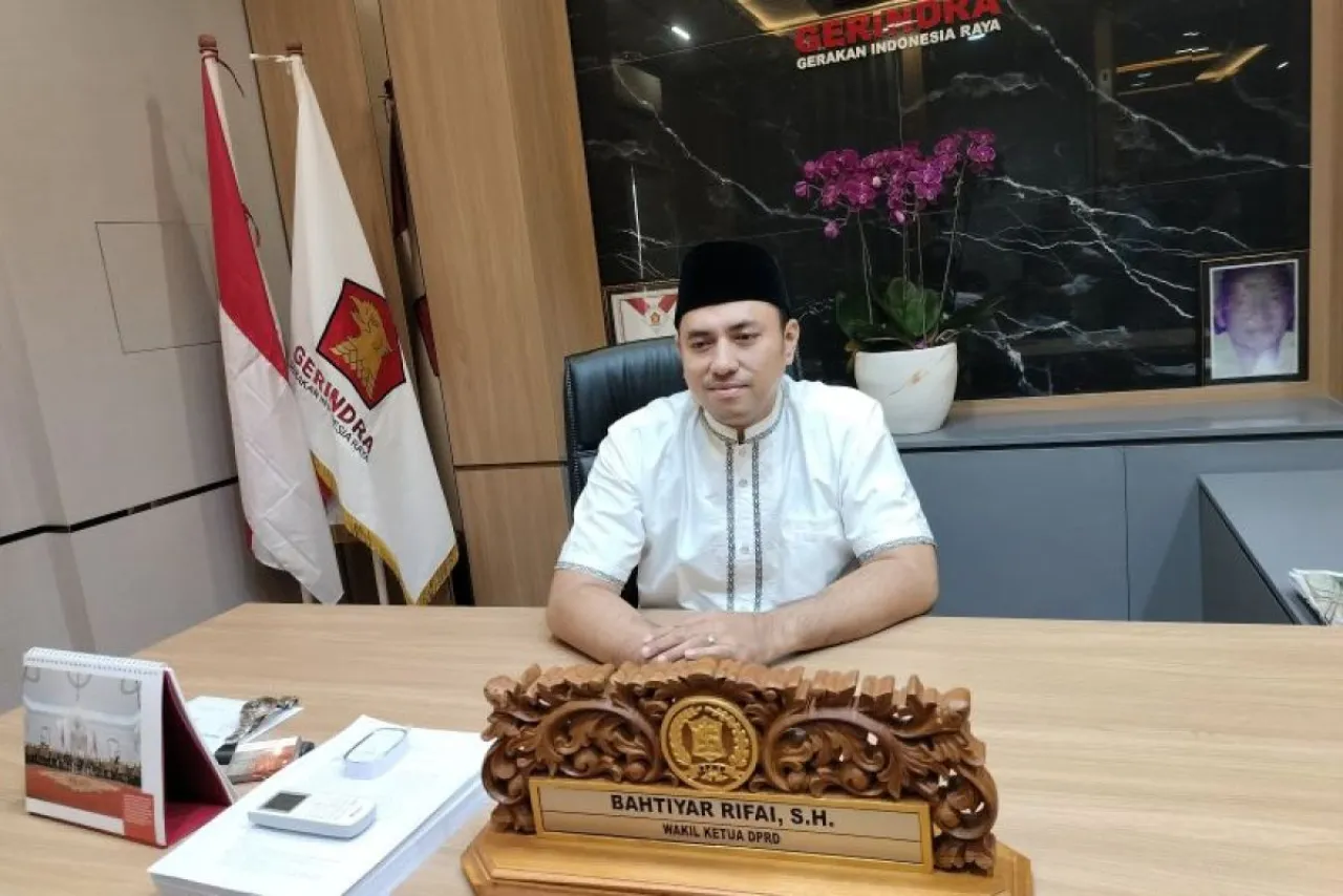 DPRD Surabaya Minta Pemkot Serius Tangani Banjir, Pendidikan dan Pelayanan Publik