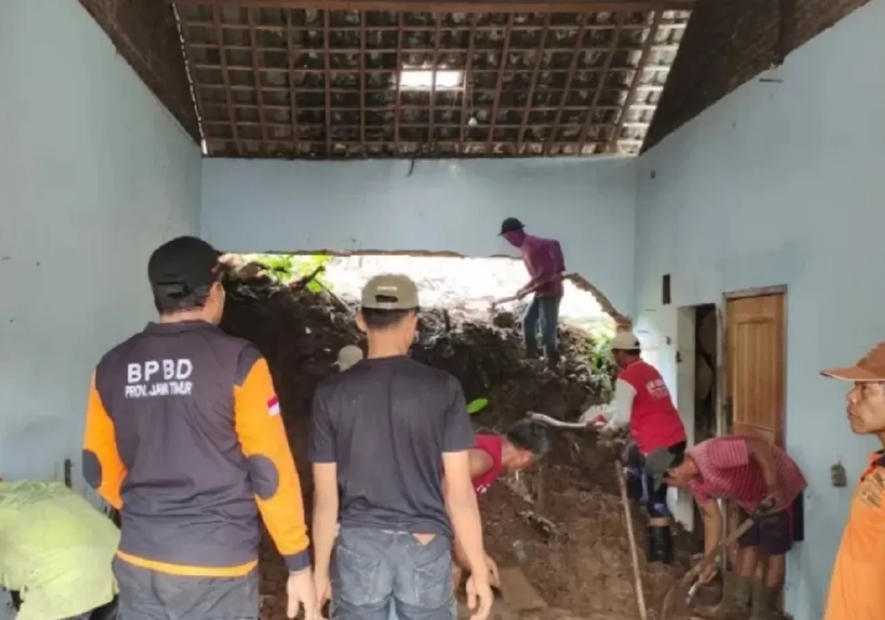 Hujan Intensitas Tinggi, Belasan Rumah di Tulungagung Terdampak Longsor