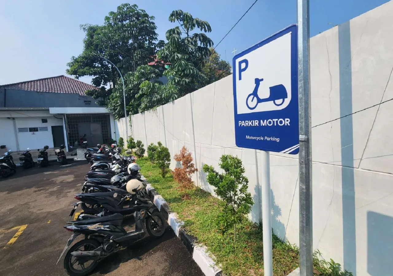 KAI Bagikan Diskon hingga 75 Persen untuk Layanan Parkir di Stasiun Madiun