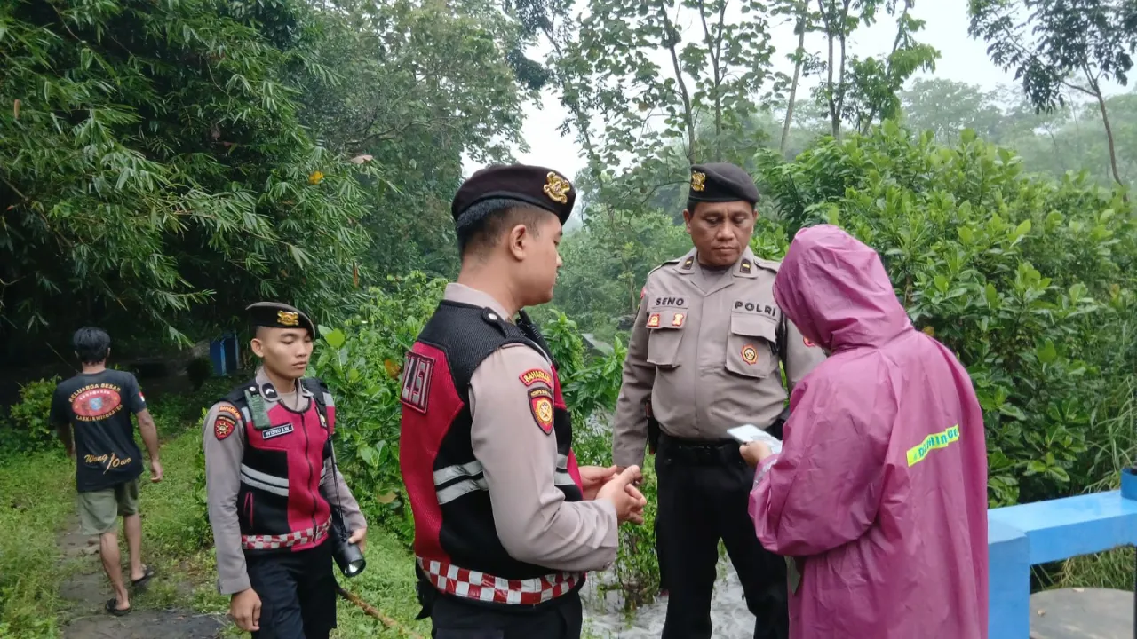 Balita 1 Tahun Hanyut di Saluran Air di Depan Rumahnya