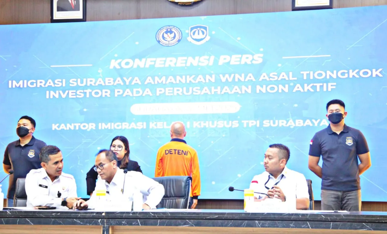 Imigrasi Surabaya Amankan WNA Tiongkok Diduga Gunakan Izin Tinggal Fiktif