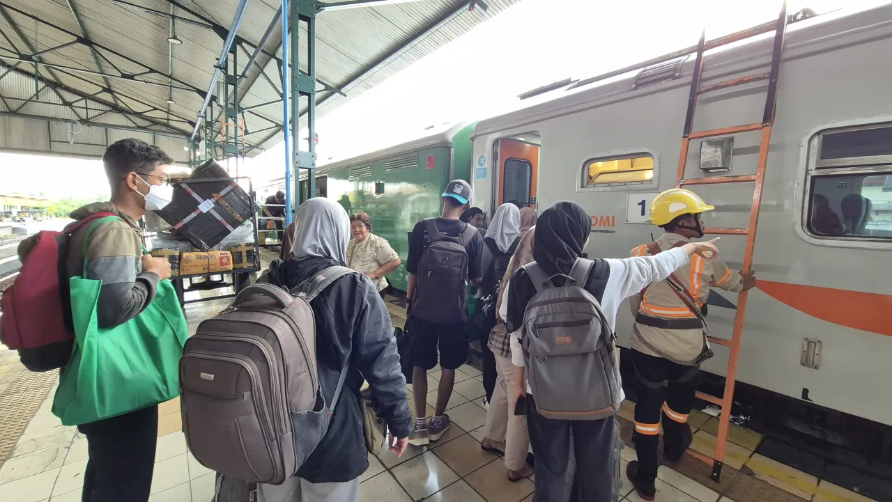 Ribuan Penumpang Banjiri Wilayah Daop 7 Madiun, saat Peringatan Tahun Baru Islam 1447 Hijriah