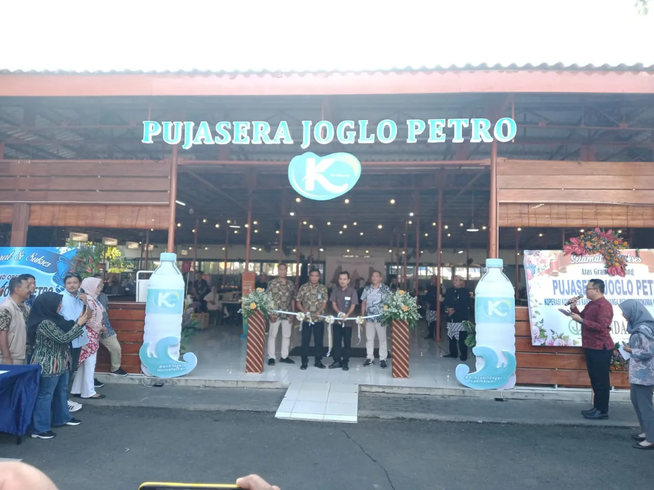 Pujasera Joglo Petro Dibuka Kembali, Tampilan Baru dengan Sajian Live Musik di Siang Hari
