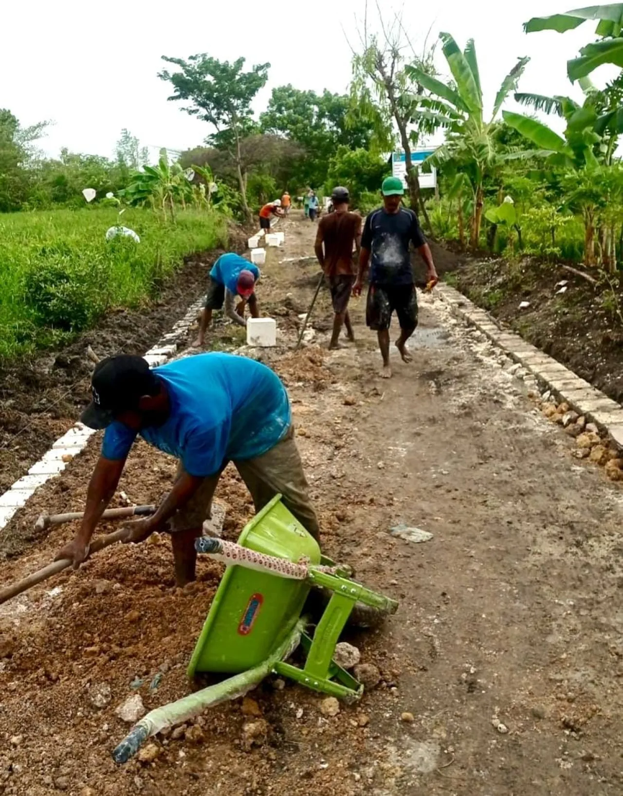 Pemdes Racitengah Bangun JUT untuk Permudah Akses ke Lahan Produktif