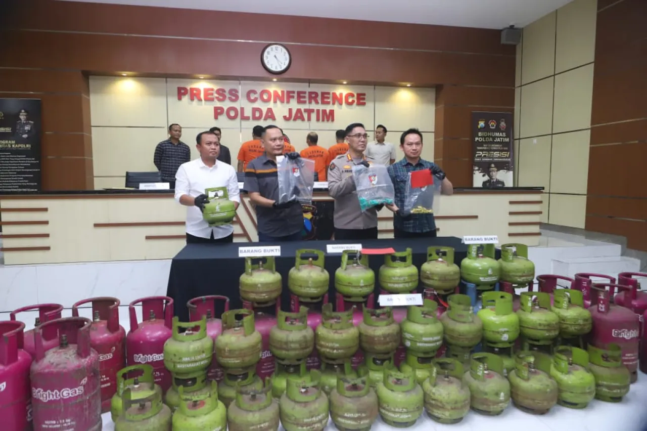Polda Jatim Ungkap Kasus Oplosan LPG Subsidi di Malang, Empat Tersangka Diamankan