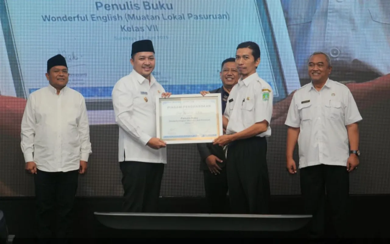 Pemkab Pasuruan Motivasi Tenaga Pendidik Adaptif Terhadap Perkembangan Teknologi