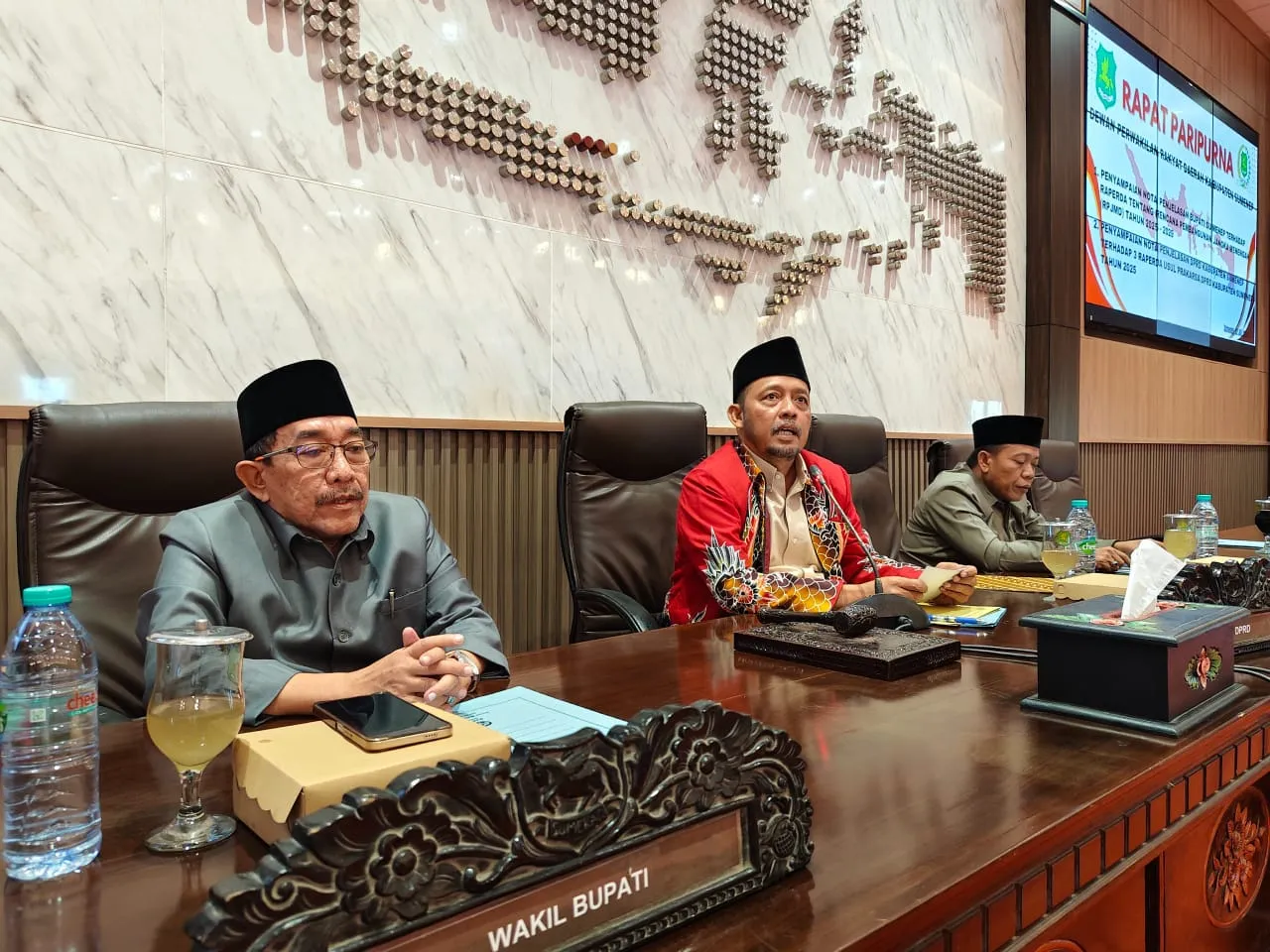 DPRD Sumenep Gelar Rapat Paripurna, 3 Raperda Usul Prakarsa Daerah TA 2025 Disampaikan