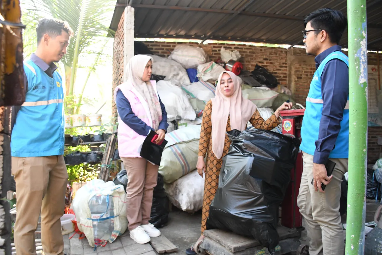 Usung Semangat Kemerdekaan, PLN Jatim dan Bank Sampah Sekardadu Kolaborasi Kelola Limbah