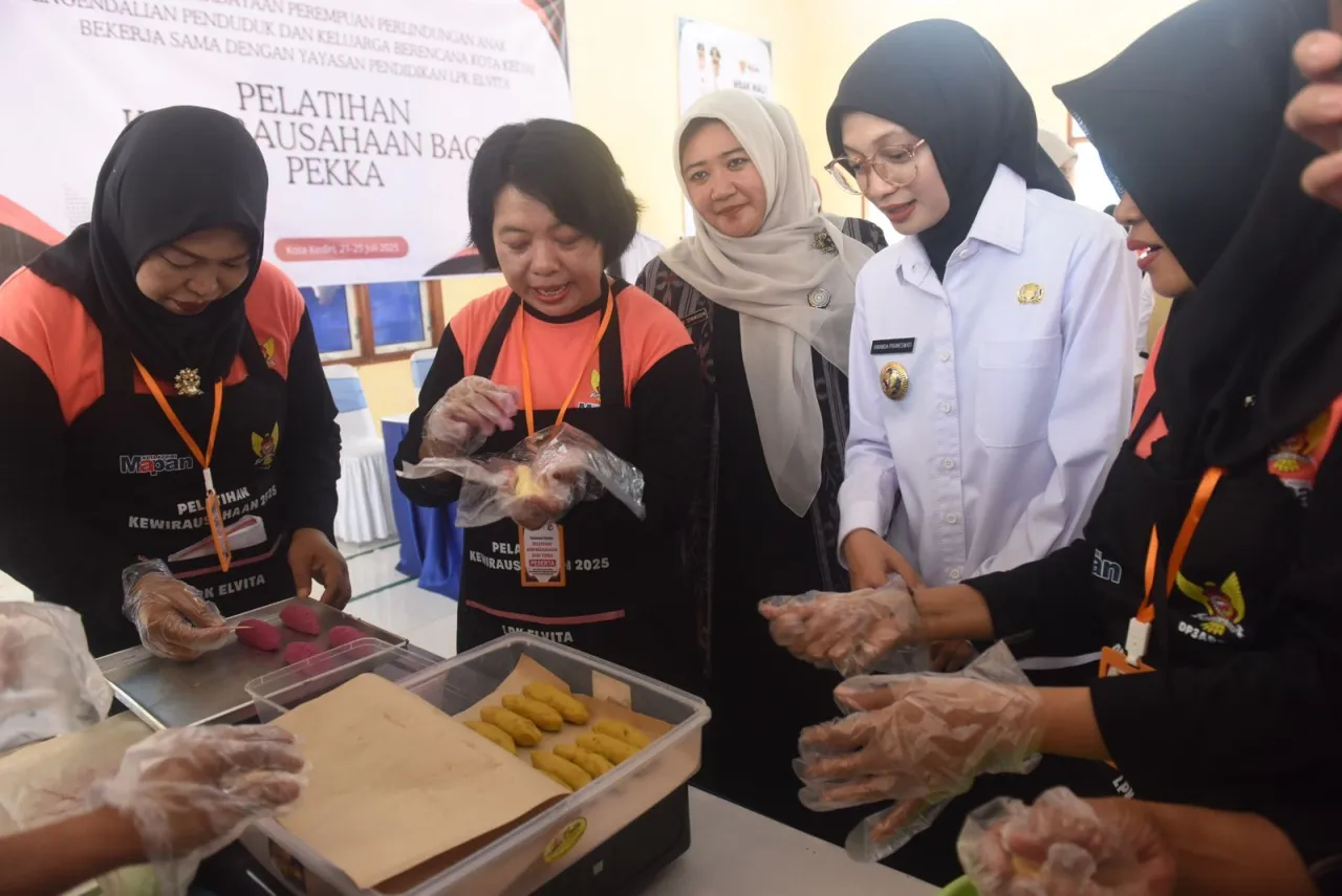 Tinjau Pelatihan Kewirausahaan, Mbak Wali: Ini Upaya Pemerintah Lakukan Pemberdayaan Ekonomi Bagi PEKKA