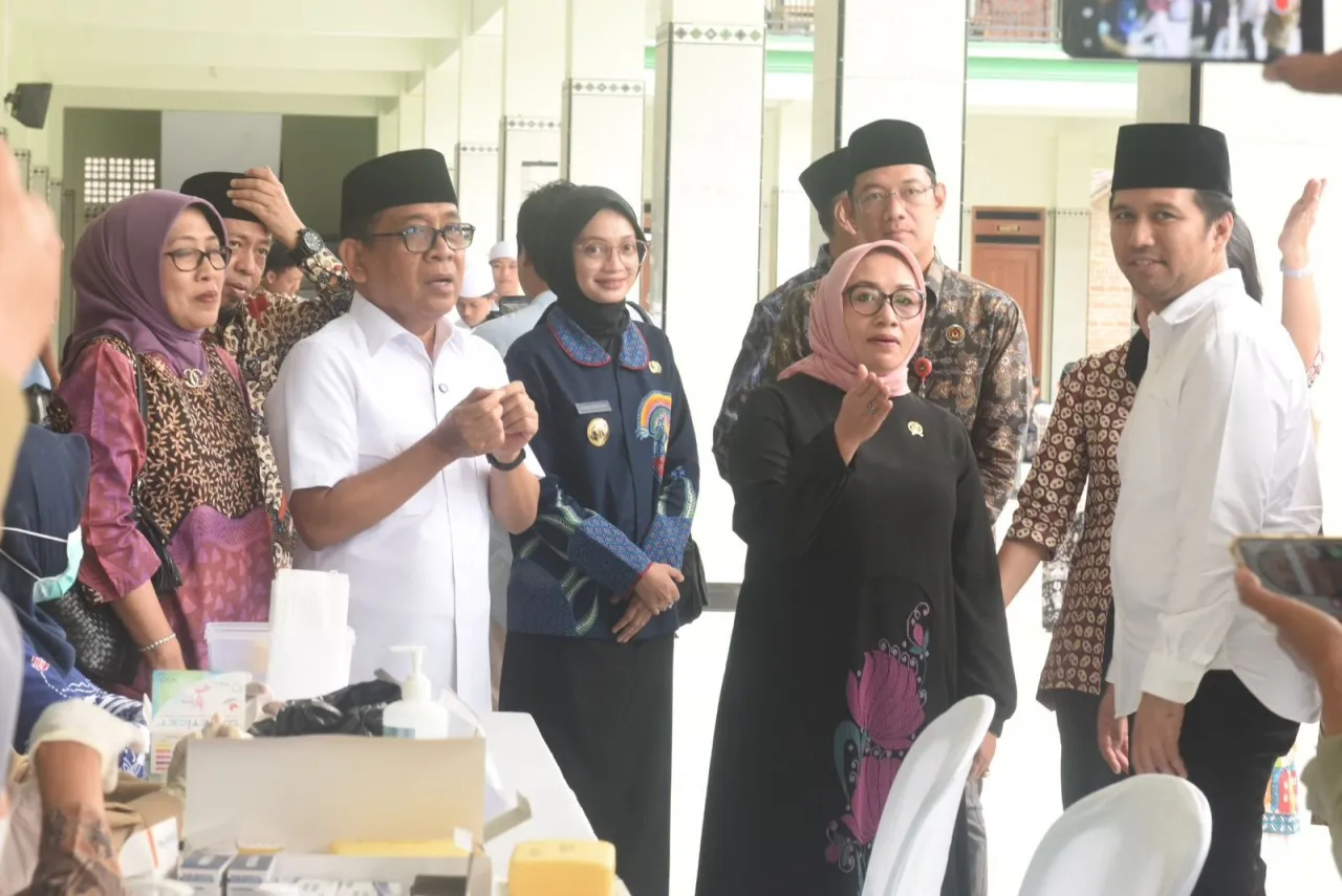 Baca juga : Mbak Wali Bersama Wagub Jatim Dampingi Menko PMK dan Menteri PPPA Tinjau PKG di Pondok Pesantren