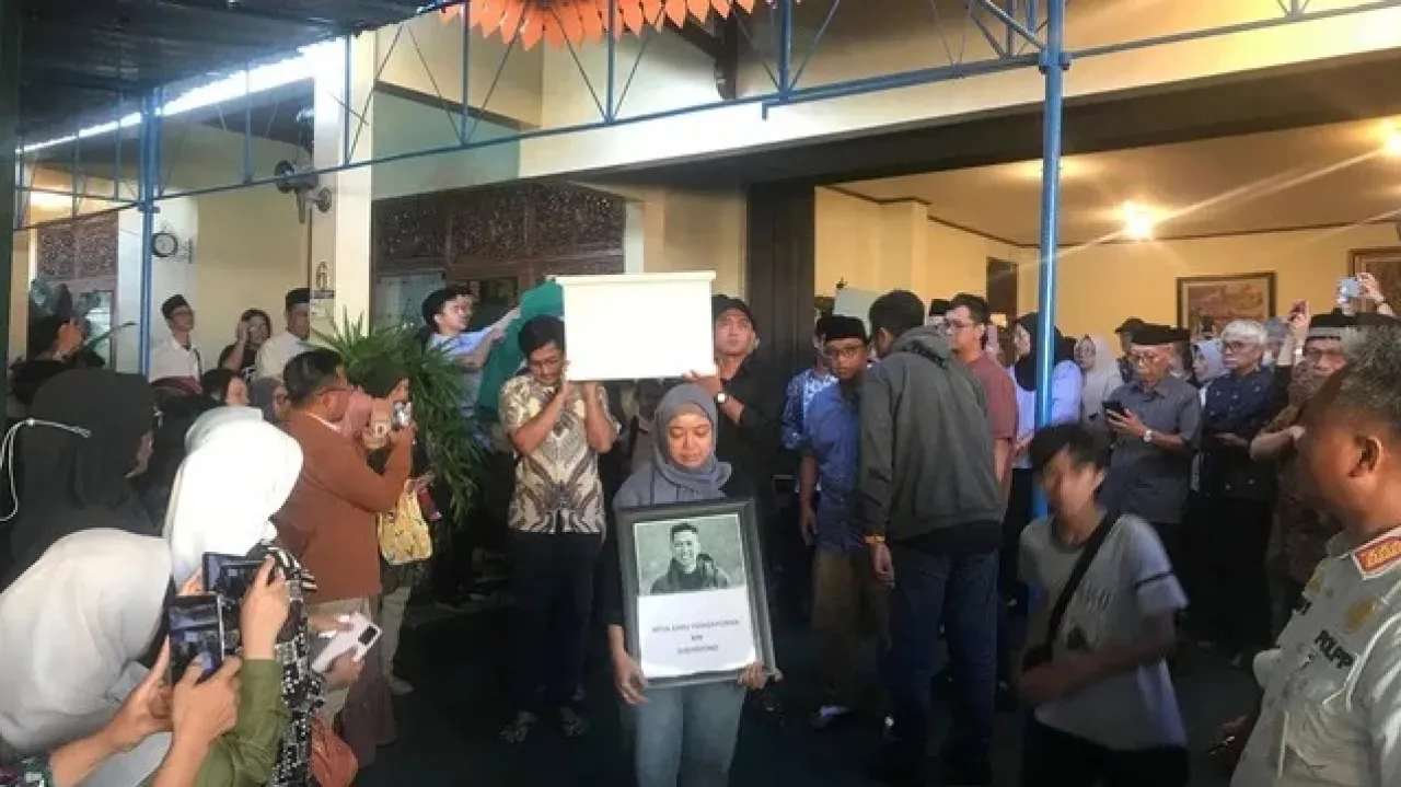 Keluarga ADP tak Yakin Diplomat Muda, Bunuh Diri
