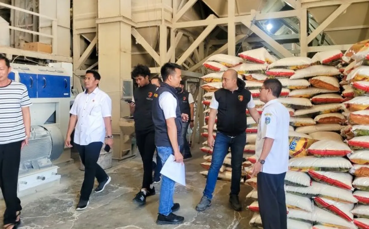 Satgas Pangan Situbondo Sidak Distributor dan Produsen Beras