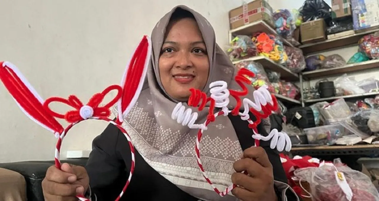 Jelang HUT RI, Perajin Bando Merah Putih di Mojokerto Panen Cuan