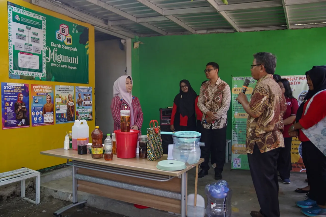 Dikunjungi Ning Ita, Bank Sampah Migunani Pamerkan Ekonomi Sirkular