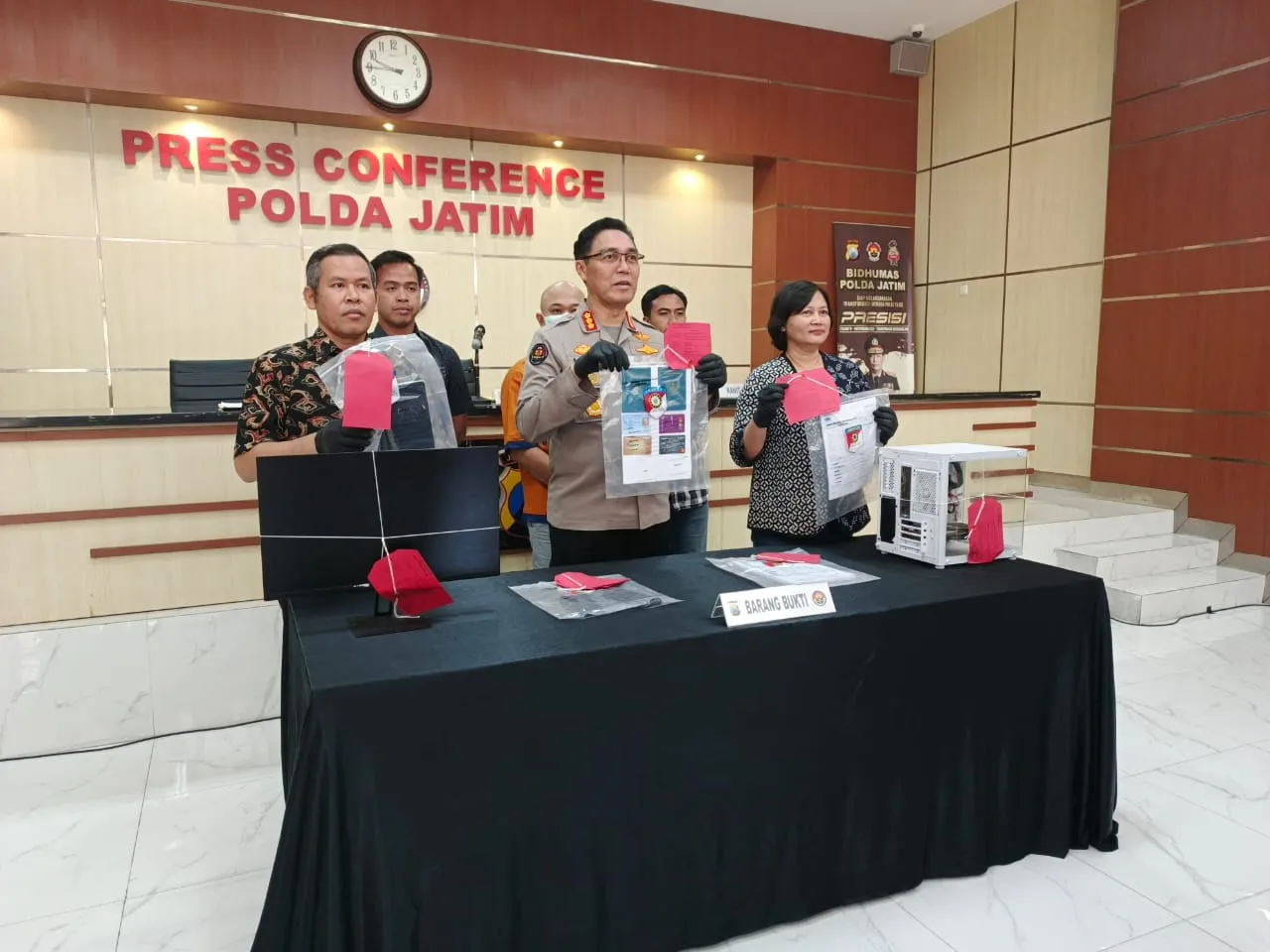 Baca juga : Janji Kerja di Eropa Berujung Penipuan, 12 WNI Diselundupkan ke Jerman dan Spanyol