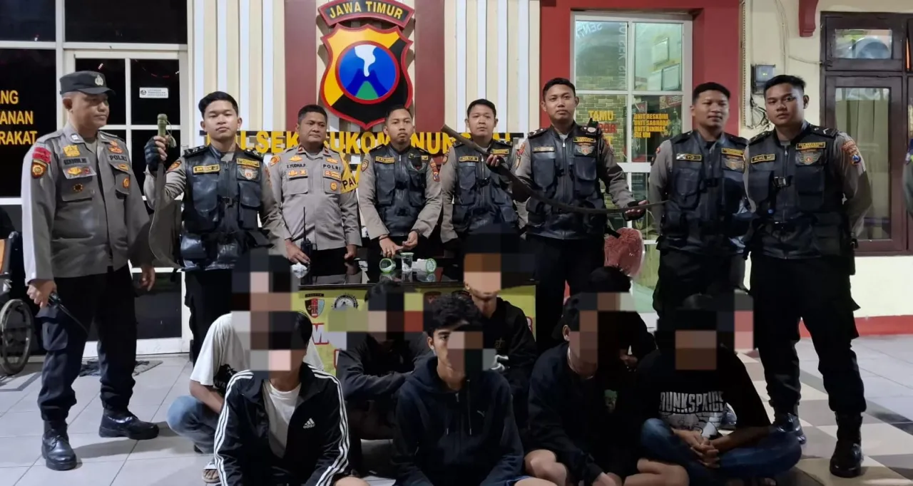 Delapan Remaja Diduga Hendak Tawuran Diamankan Polisi di Simo Gunung Barat Surabaya
