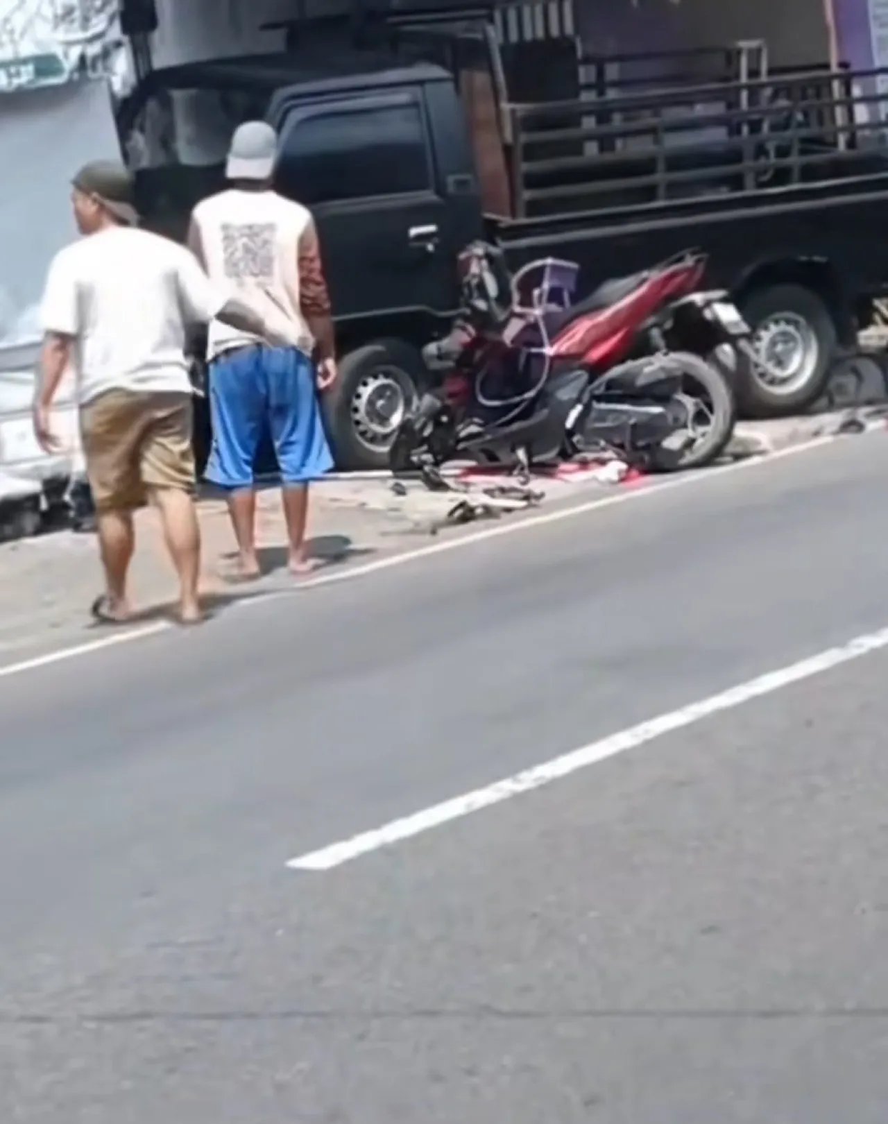 Motor Tabrak Pikap, 3 Orang Luka-luka Salah Satunya Balita
