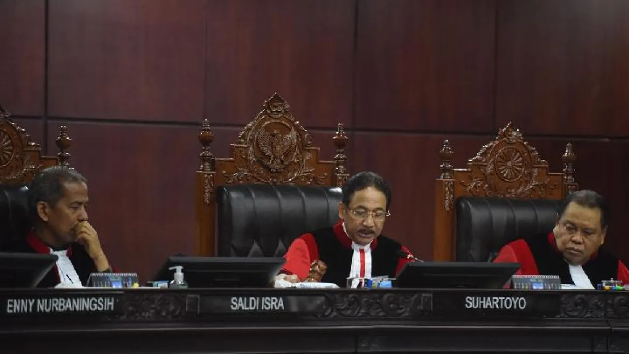 Kesadaran Warga Gugat Wakil Menteri Rangkap Komisaris