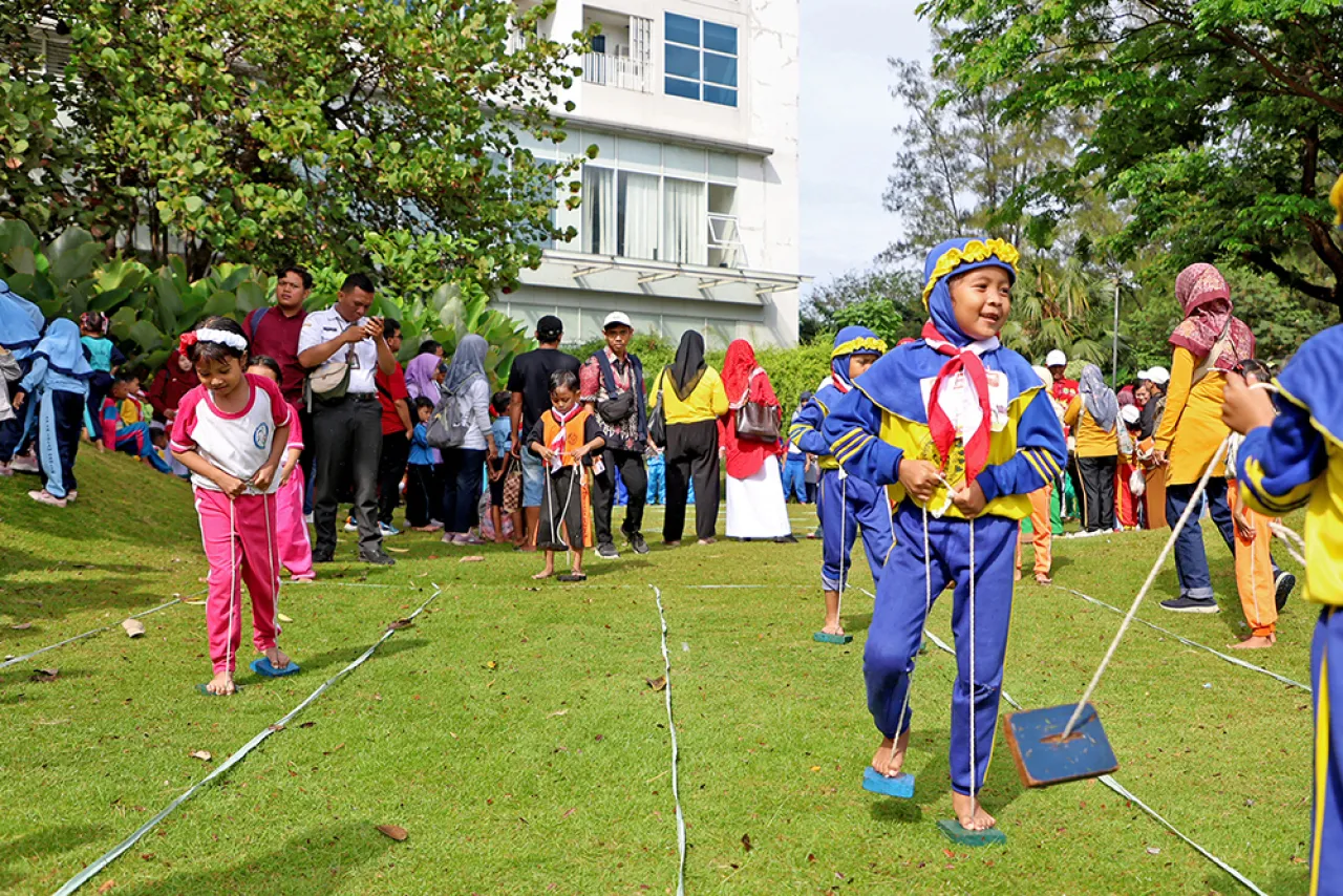 Hidupkan Kembali Permaianan Tradisional Lewat Festival Anak Indonesia Hebat Surabaya