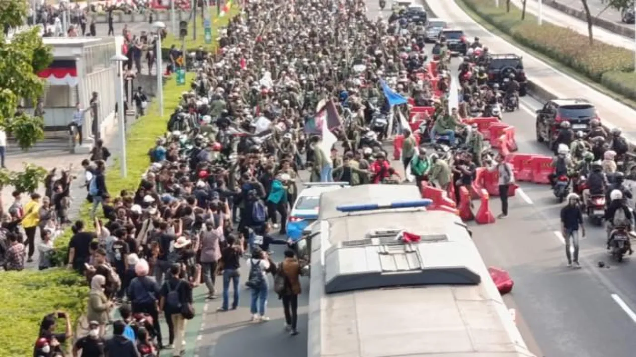 Jakarta Tegang!