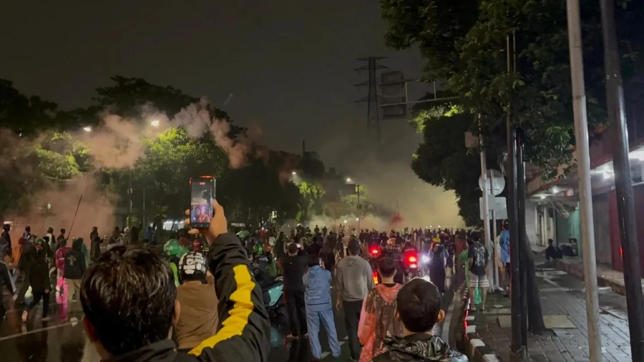 Ratusan Driver Ojek, Semalam Geruduk Mako Brimob Kwitang, Tanya Identitas Pengemudi Rantis
