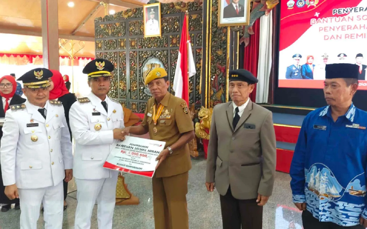 Sambut HUT RI ke-80, Pemkab Bangkalan Salurkan Tujuh Jenis Bansos