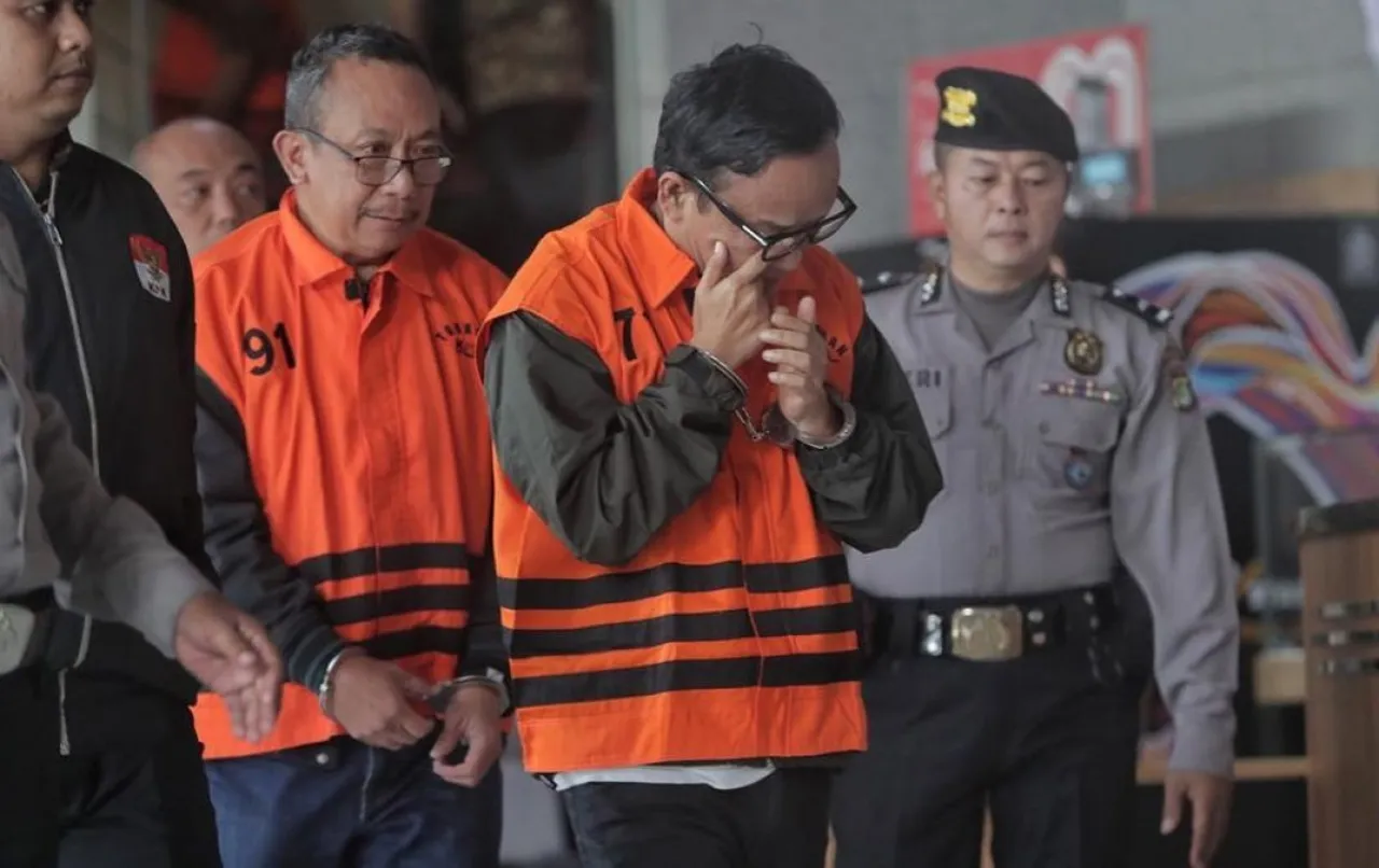 Relawan Jokowi Teteskan Air Mata hingga Tersenyum
