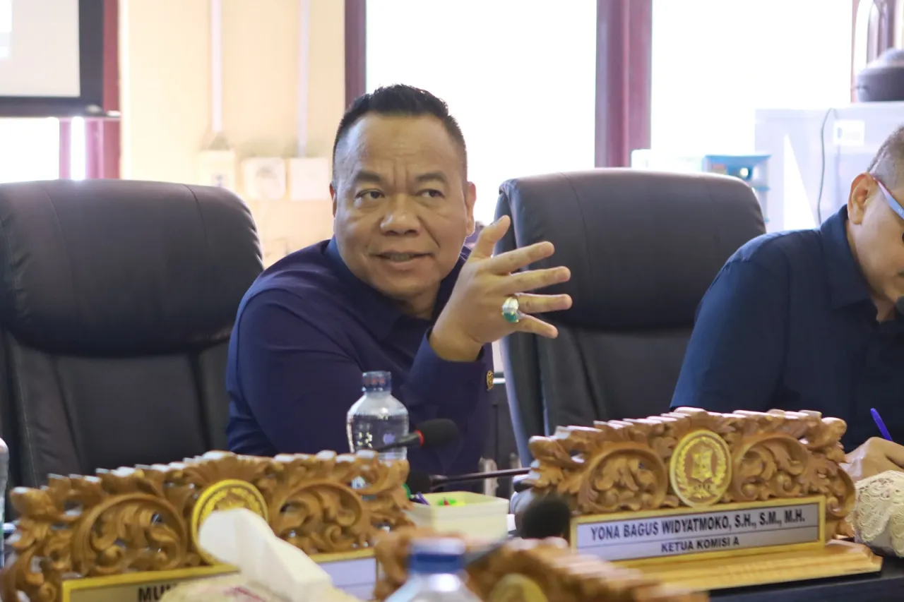 Ketua Komisi A Minta Tindak Tegas Pengibaran Bendera One Piece di Kota Pahlawan