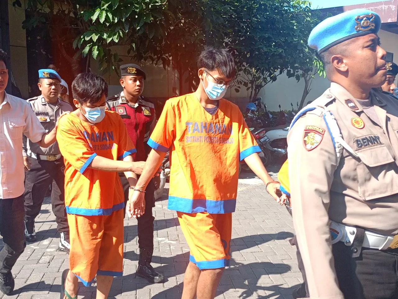 Baca juga : Satreskrim Sidoarjo Ungkap Grup Menyimpang Penyebar Konten Asusila di Dunia Maya