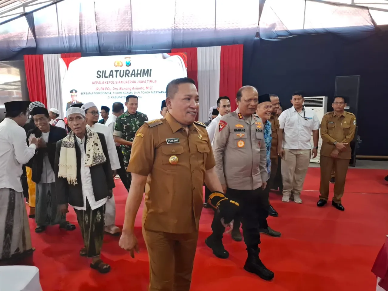 Baca juga : Kapolda Jatim Bersilaturahmi dengan Forkopimda serta Tokoh Agama di Sampang