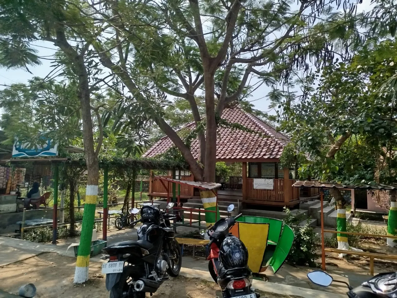 Baca juga : Izin BBWS Belum Keluar, Pembangunan Masjid Apung & Tembok Cina di Bantaran Sungai Madiun Mandek