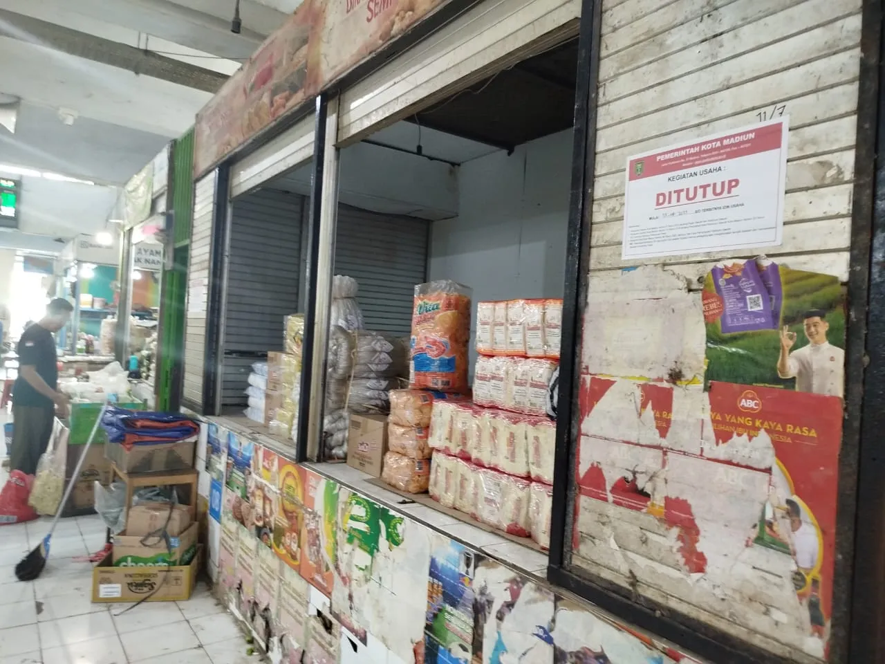 Ratusan Kios Disegel Pemkot, Pedagang Pasar Madiun Meradang