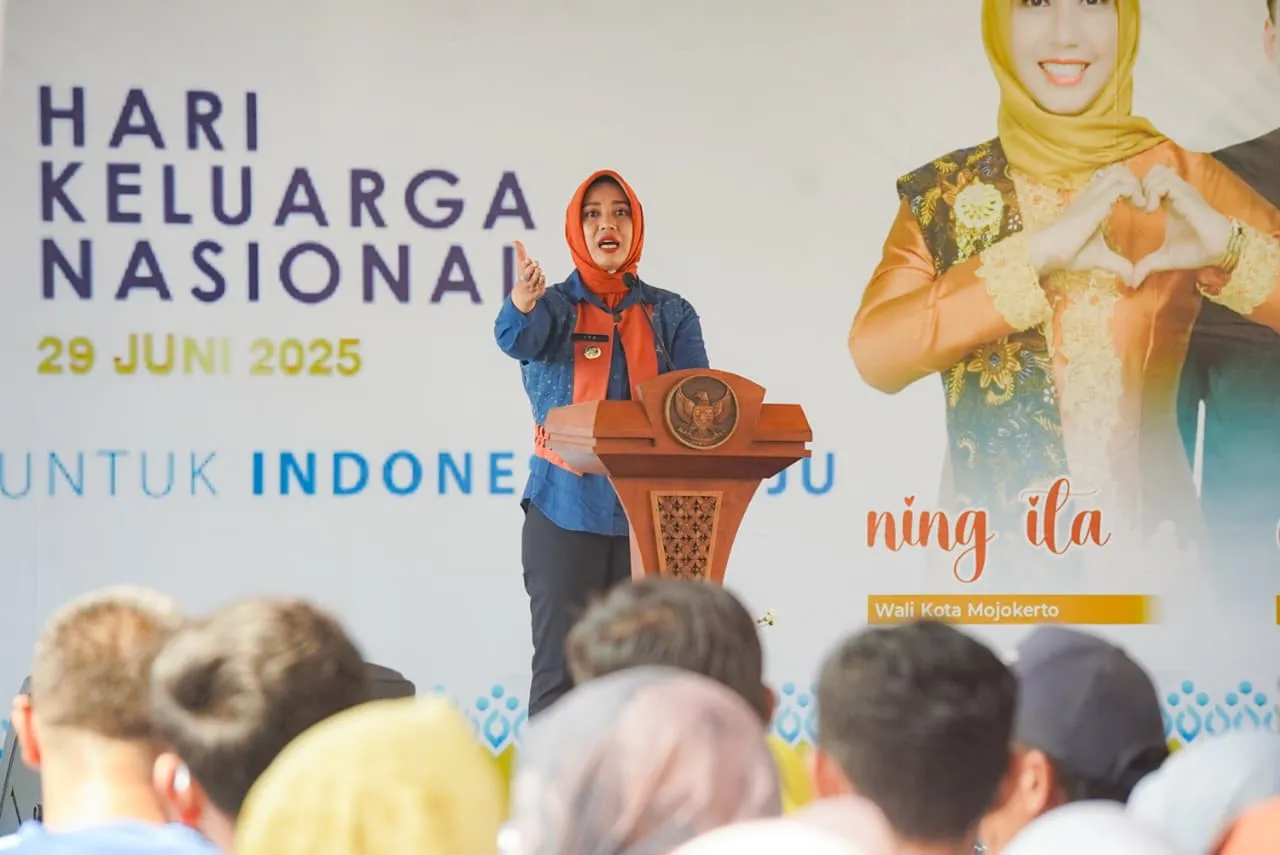Wujudkan Keluarga Tangguh, Wali Kota Ning Ita Launching Sekolah Orangtua Anak Remaja