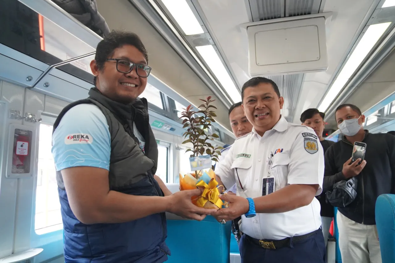 Hari Ozon Sedunia, KAI Daop 7 Madiun Ajak Pelanggan KA dan Masyarakat Wujudkan Udara Lebih Bersih