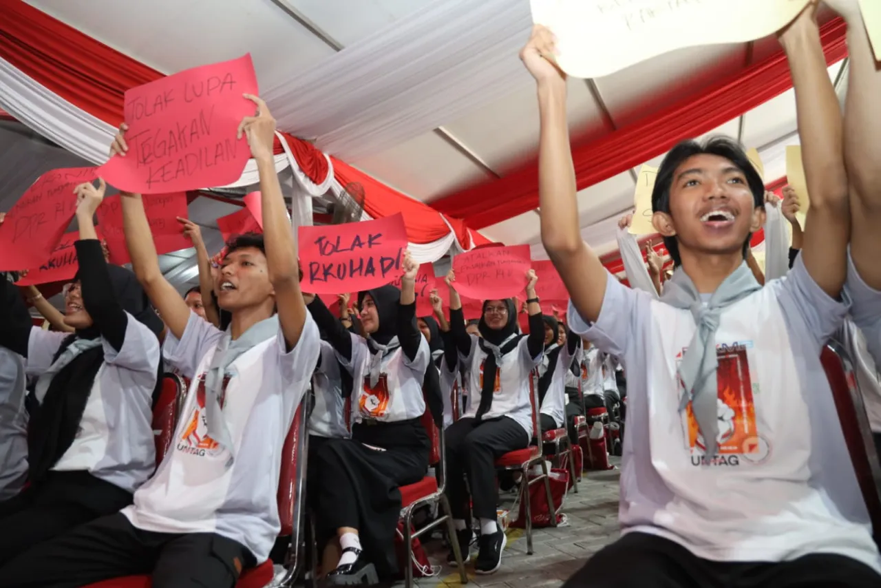 PKKMB Untag Surabaya 2025 Hadirkan Semangat Nasionalisme dan Partisipasi Mahasiswa