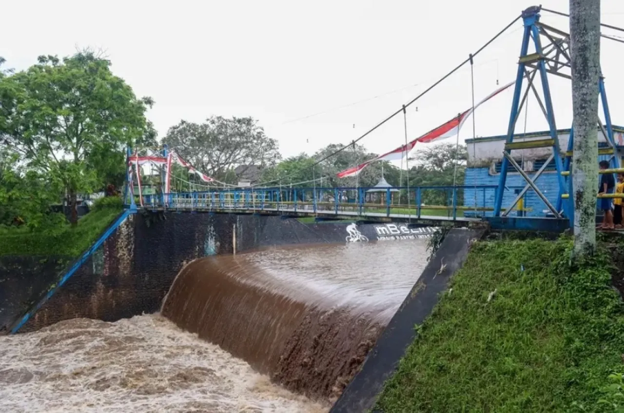 Warga Banyuwangi Diminta Siaga, Debit Air Bendungan Warisan Belanda di Naik Drastis