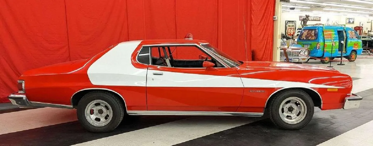 Dilelang, Ford Gran Torino ‘Starsky & Hutch’ 2004 Ditawar Rp105 Jutaan