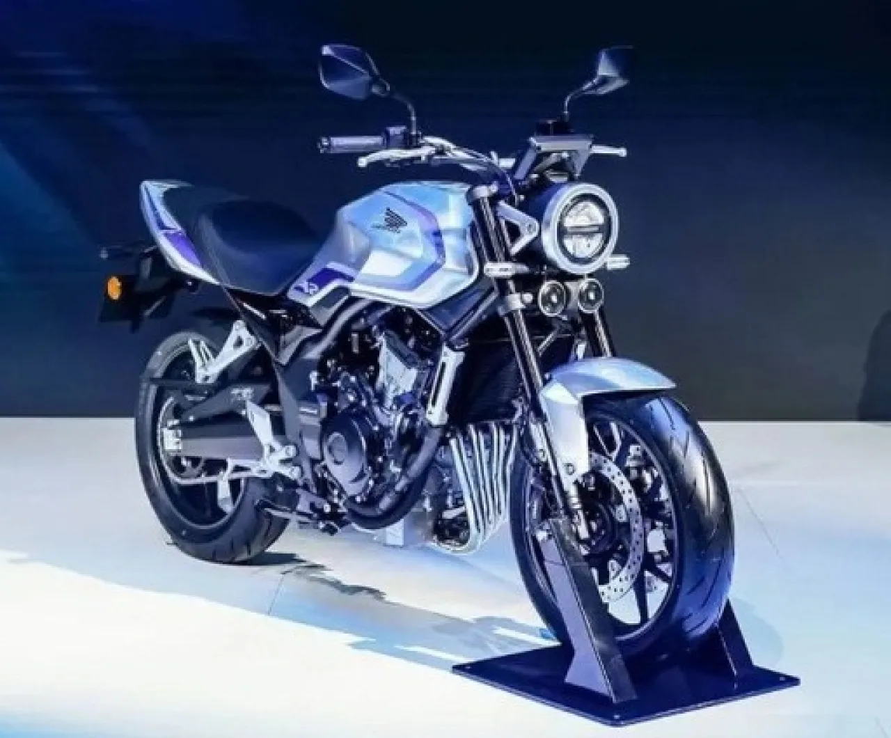 Honda Gebrak Dunia Otomotif! Dua Moge 500cc 4 Silinder Siap Mengaspal Global 2026