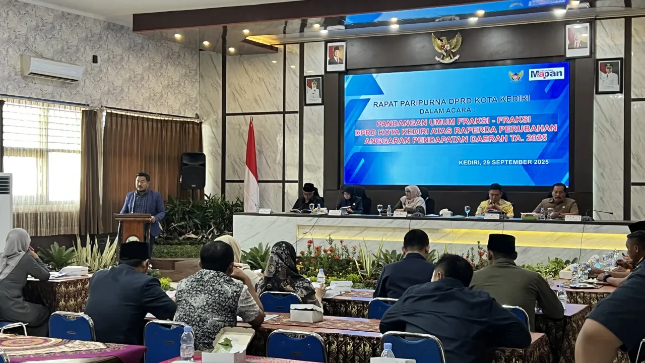 DPRD Sampaikan Pandangan Umum Terkait Raperda Perubahan APBD Kota Kediri Tahun 2025