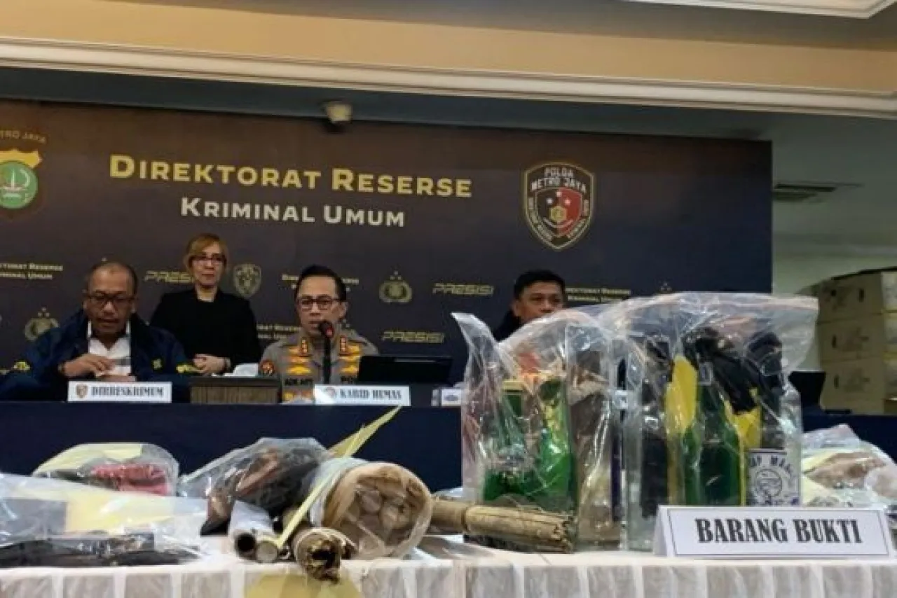 Baca juga : Polri Tangkap Peracik Bom Molotov dan Bahannya