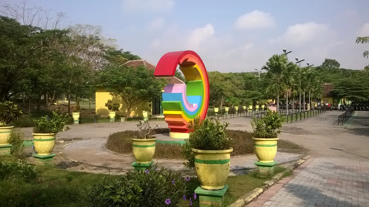 Taman Kebon Ratu Jombang, Surga Tersembunyi Sarana Bermain hingga Jogging