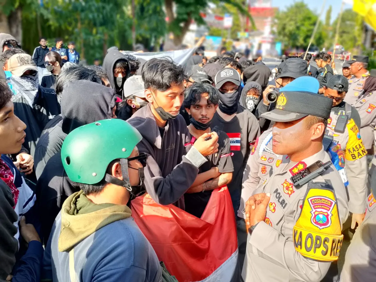 Aksi Demo di Lamongan Berhasil Lepaskan Temannya yang Sempat Diamankan