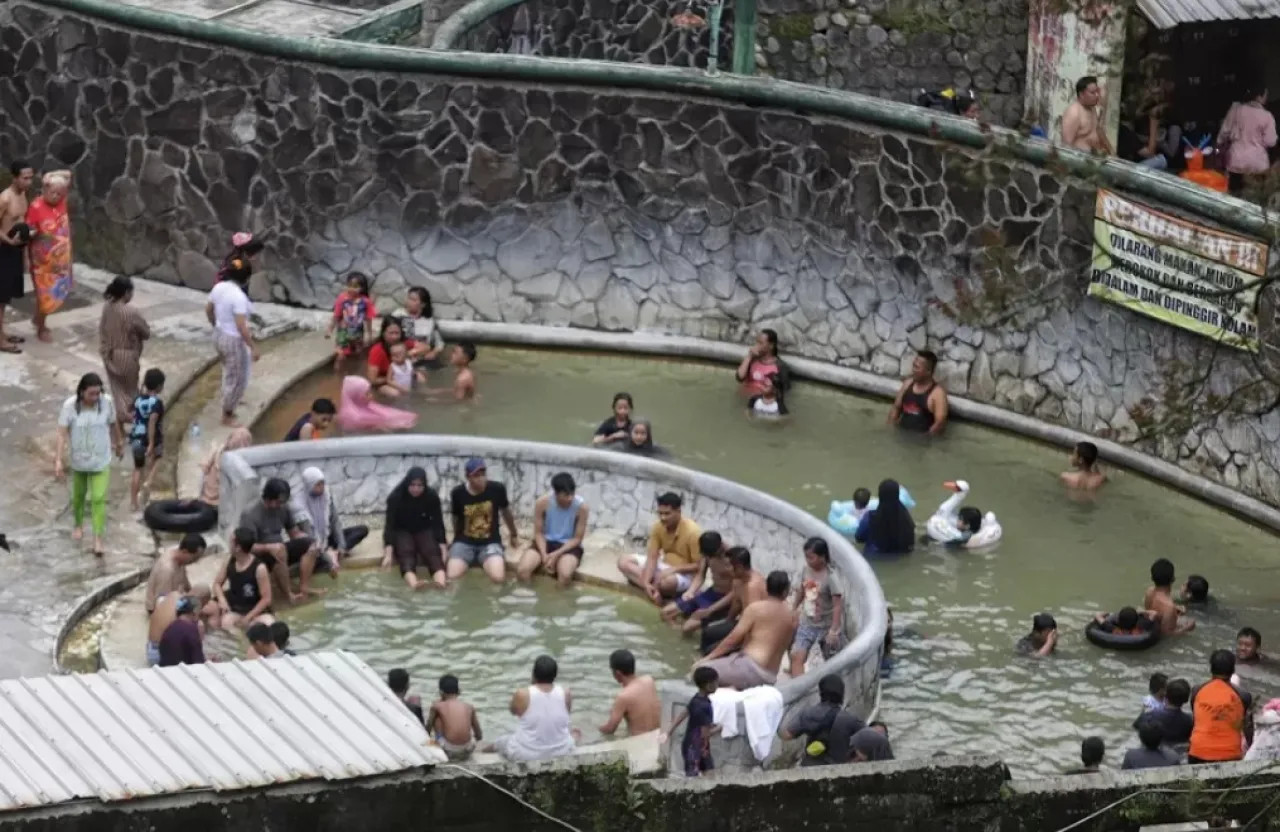 Wisata Padusan Park Mojokerto, Surganya Pemandian Air Panas Alami