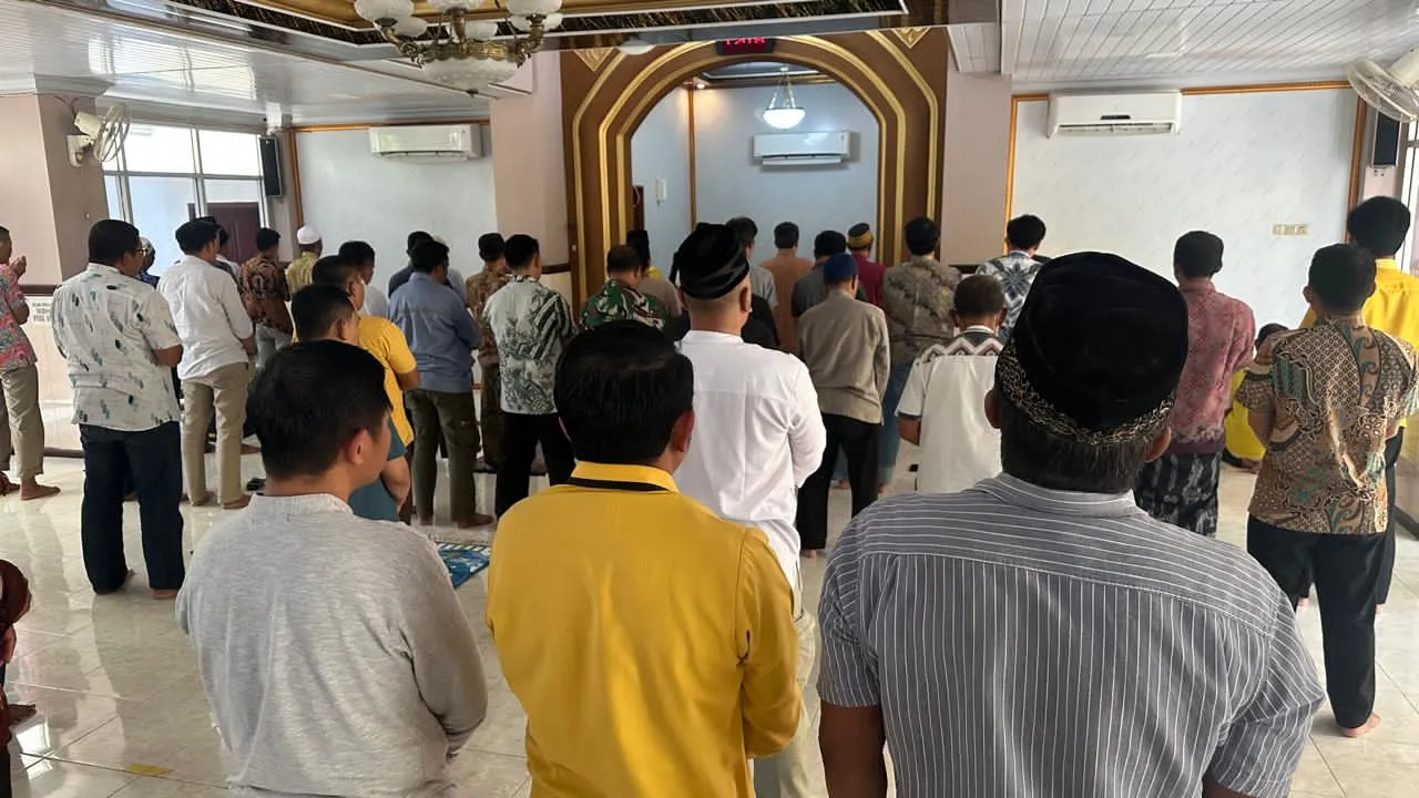 Baca juga : Golkar Jatim Gelar Sholat Ghaib dan Tahlil untuk Korban Ponpes Al-Khoziny
